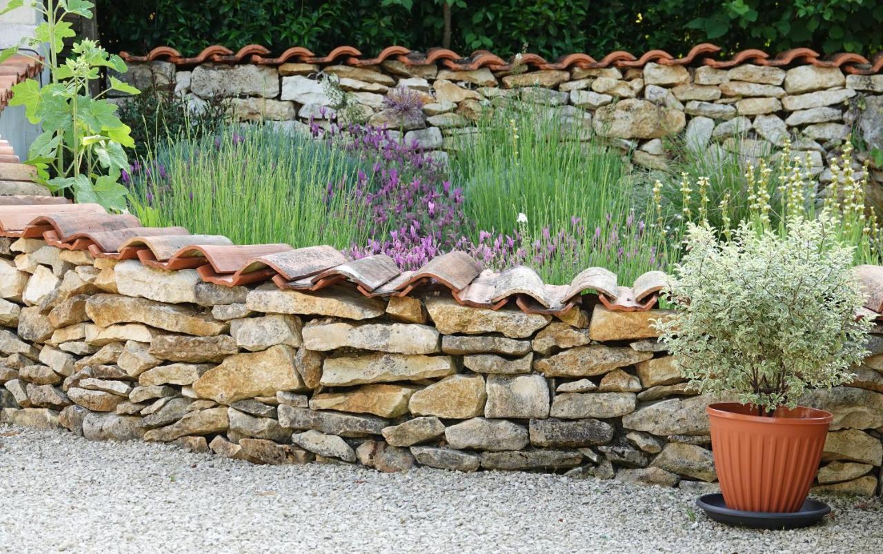 Gite Rural La Maison Mauve Ventouse Екстериор снимка